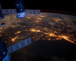 Nighttime photograph of the eastern coast of the United States seen from ISS.