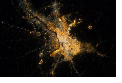 Calcutta city in India during the night. Satellite imagery can contribute to urban planning. (Image: ESA)