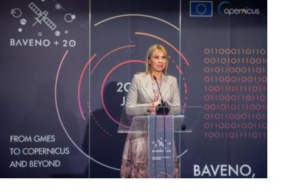 European Commissioner Elżbieta Bieńkowska announcing the launch of Copernicus DIAS on 20 June 2018 in Baveno, Italy. Image: Copernicus