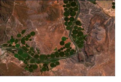 Central-pivot agricultural fields along the Orange River in South Africa. Image: contains modified Copernicus Sentinel data (2016), processed by ESA.