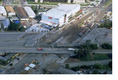 Collapsed Santa Monica Freeway bridge across La Cienega Boulevard, Los Angeles after the Northridge earthquake, Jan. 17, 1994. Image: Robert A. Eplett/FEMA