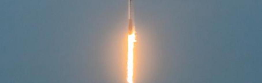 A SpaceX Falcon 9 rocket launches the SAOCOM 1B satellite. Image: Manuel Mazzanti/CONAE
